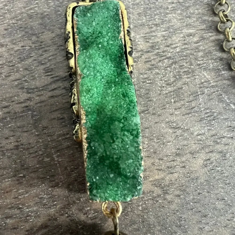 Vibrant Green Druzy Agate Gold Tone Bar Pendant Necklace with Fringe